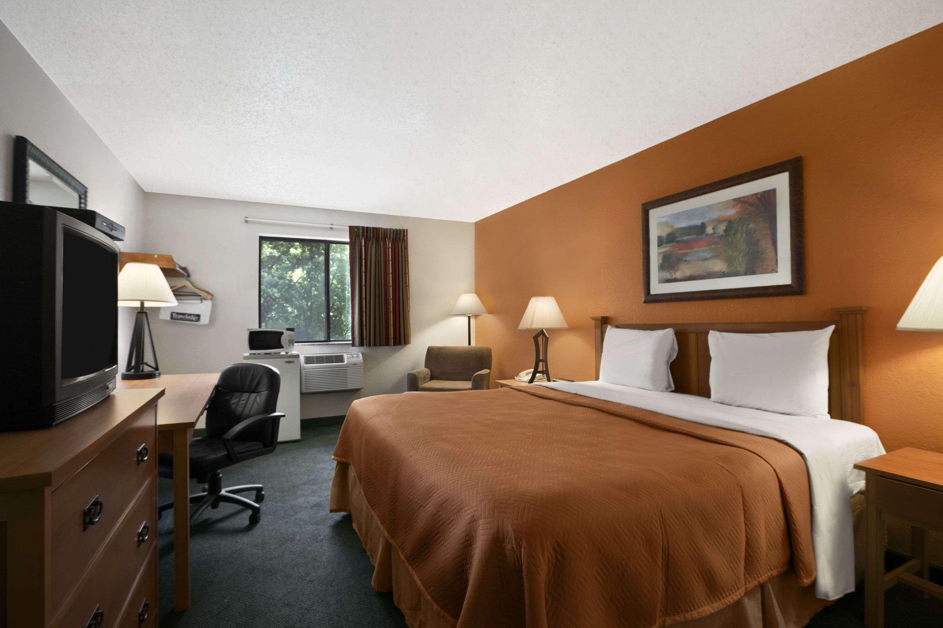Travelodge By Wyndham Muskegon Εξωτερικό φωτογραφία
