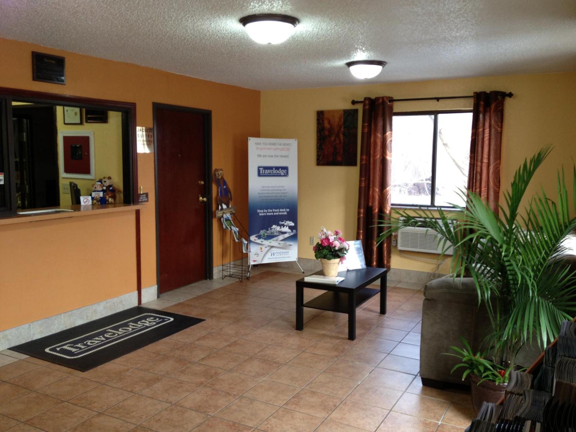 Travelodge By Wyndham Muskegon Εξωτερικό φωτογραφία